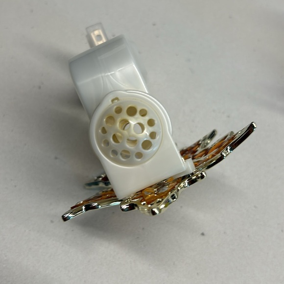 Bath & Body Wallflower Plug Diffuser 🍁 - Picture 6 of 6